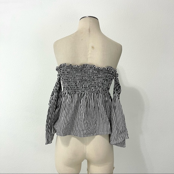 Faithfull the Brand- Black & White Cooper Off Shoulder Top Size 6. - Picture 4 of 6